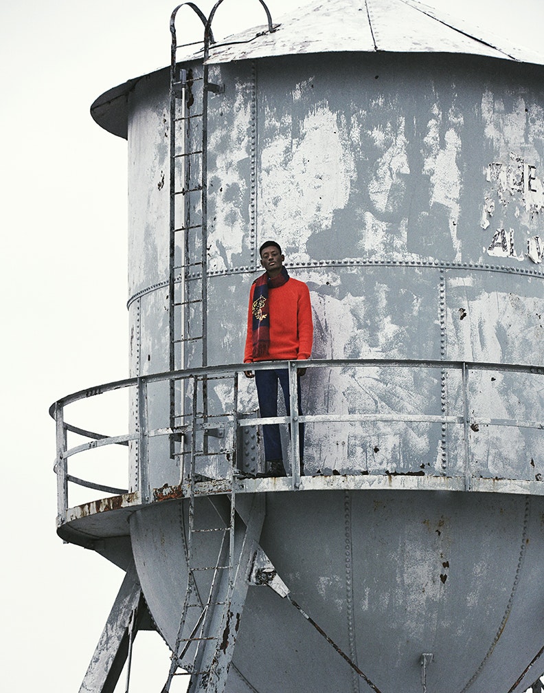 Man wearing Cotton Cashmere Ribbed Crew